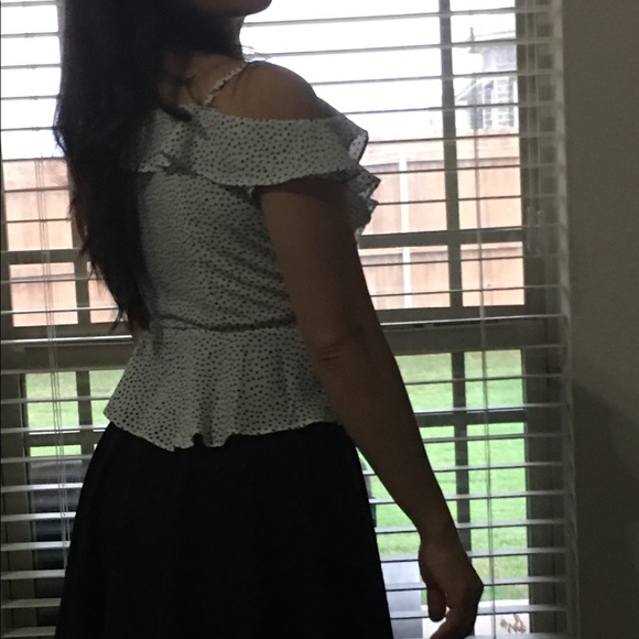 Beautiful Blouse - Picture 4 of 4